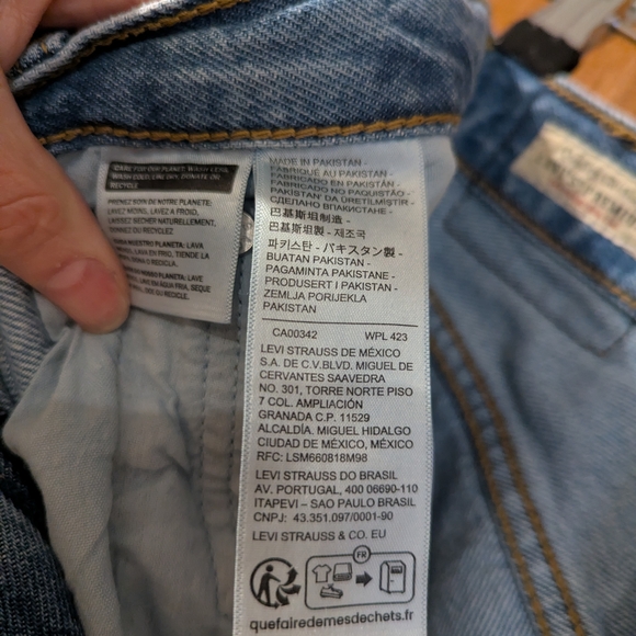 Classic Light Blue Denim Jeans - Picture 3 of 6